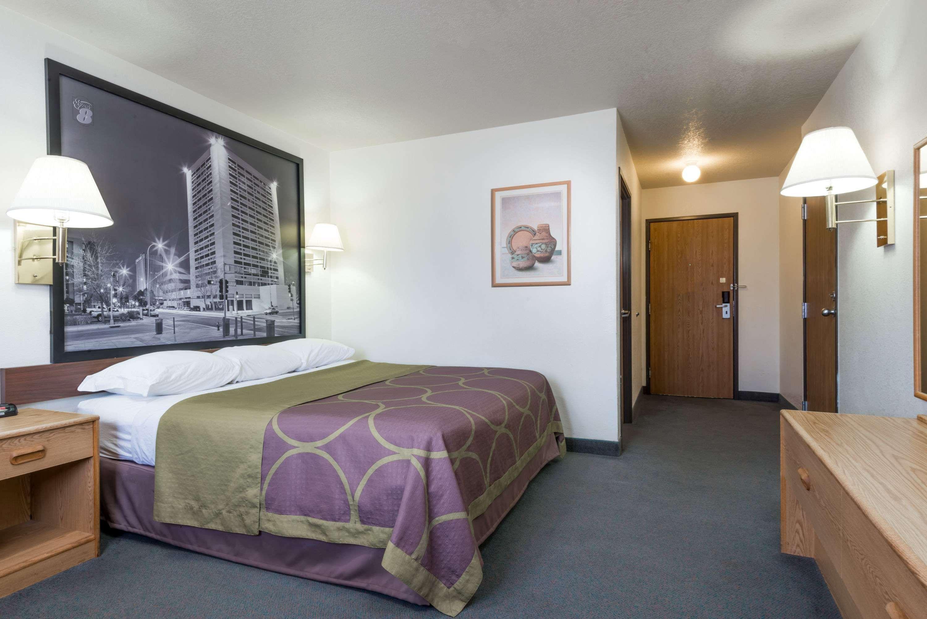 Super 8 By Wyndham Bernalillo Hotell Eksteriør bilde
