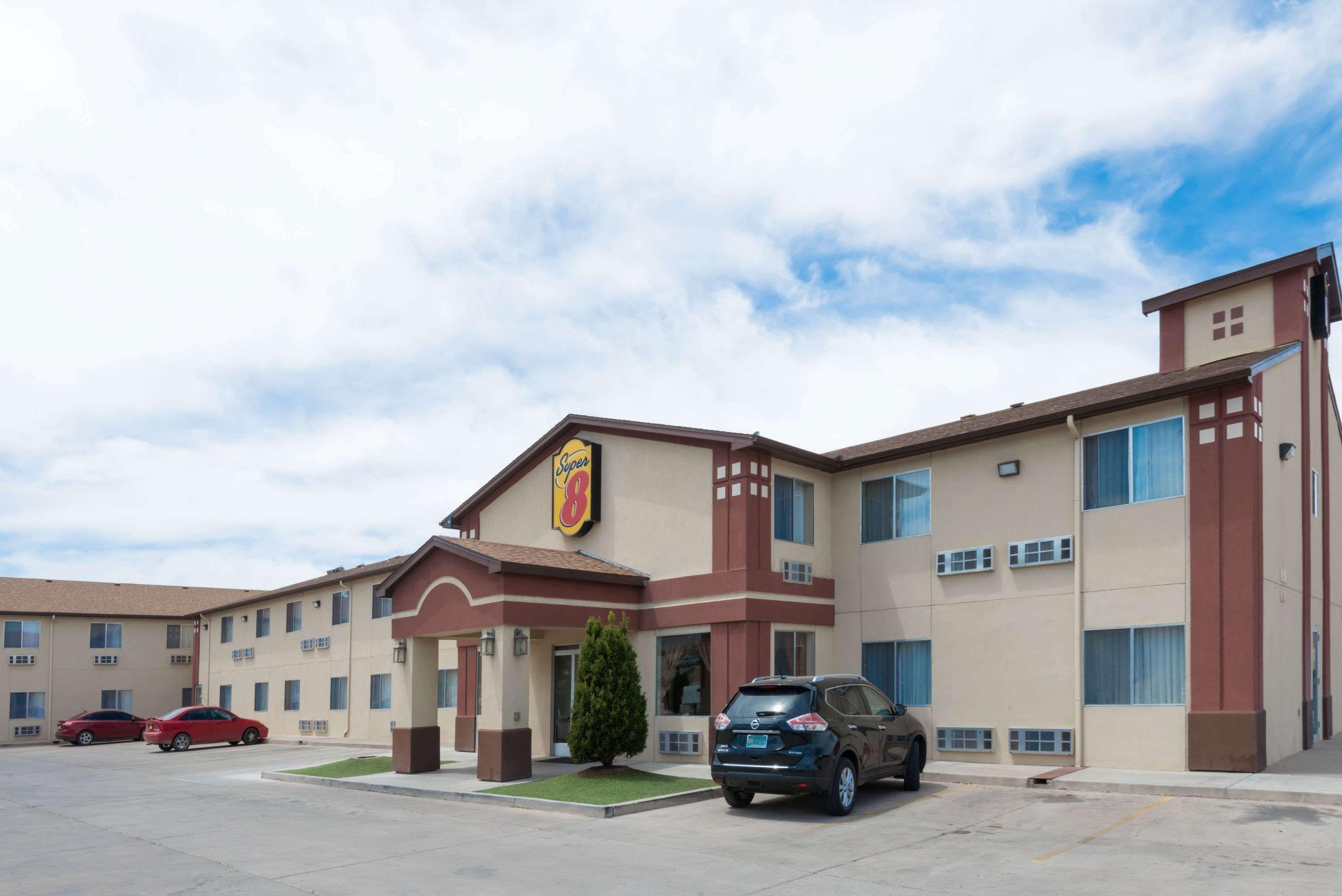 Super 8 By Wyndham Bernalillo Hotell Eksteriør bilde