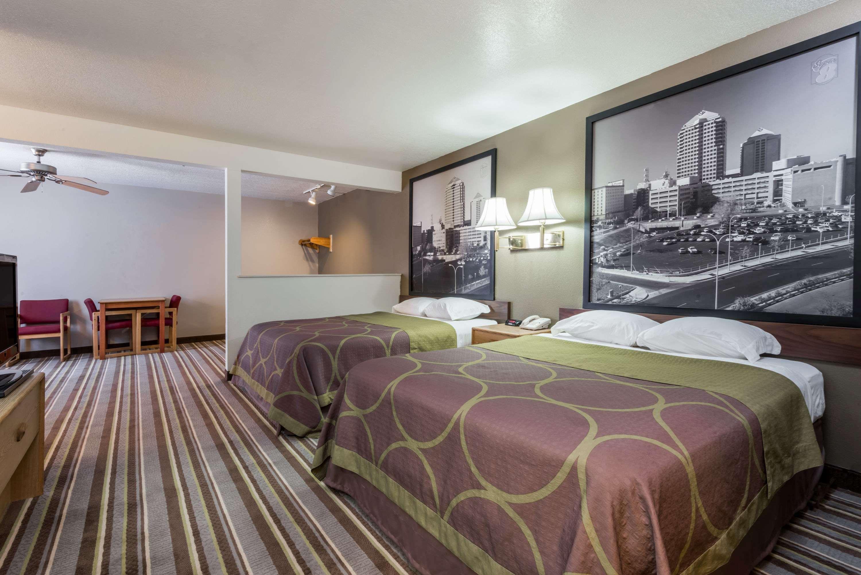 Super 8 By Wyndham Bernalillo Hotell Eksteriør bilde